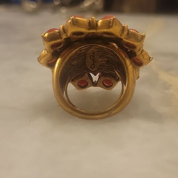 NEW Oscar De La Renta Red 7 Rose Flower Rosette Cabochon Cocktail Statement Ring - Picture 4 of 7
